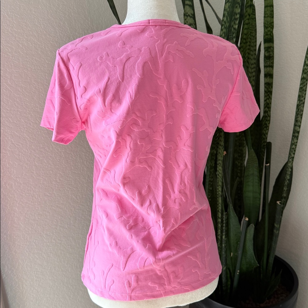J Mclaughlin Signature Stretch Pink Embossed T-Shirt Size L - Picture 3 of 12